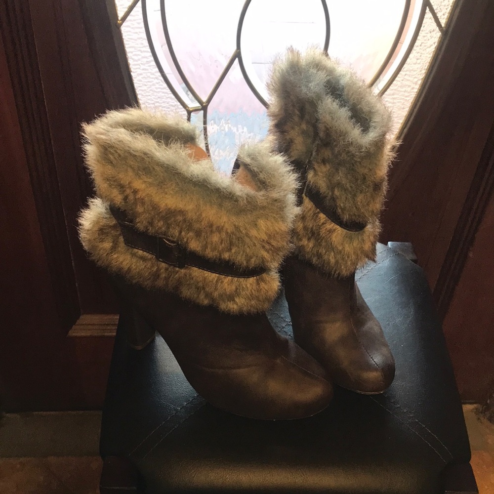 Winter Boots with Faux Fur